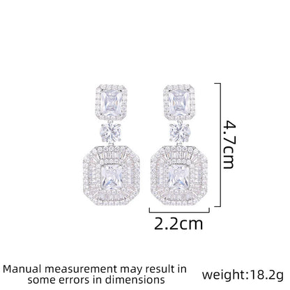 Elegant and beautiful women's light luxury design square earrings geometric fashion jewelry versatile and niche design earrings