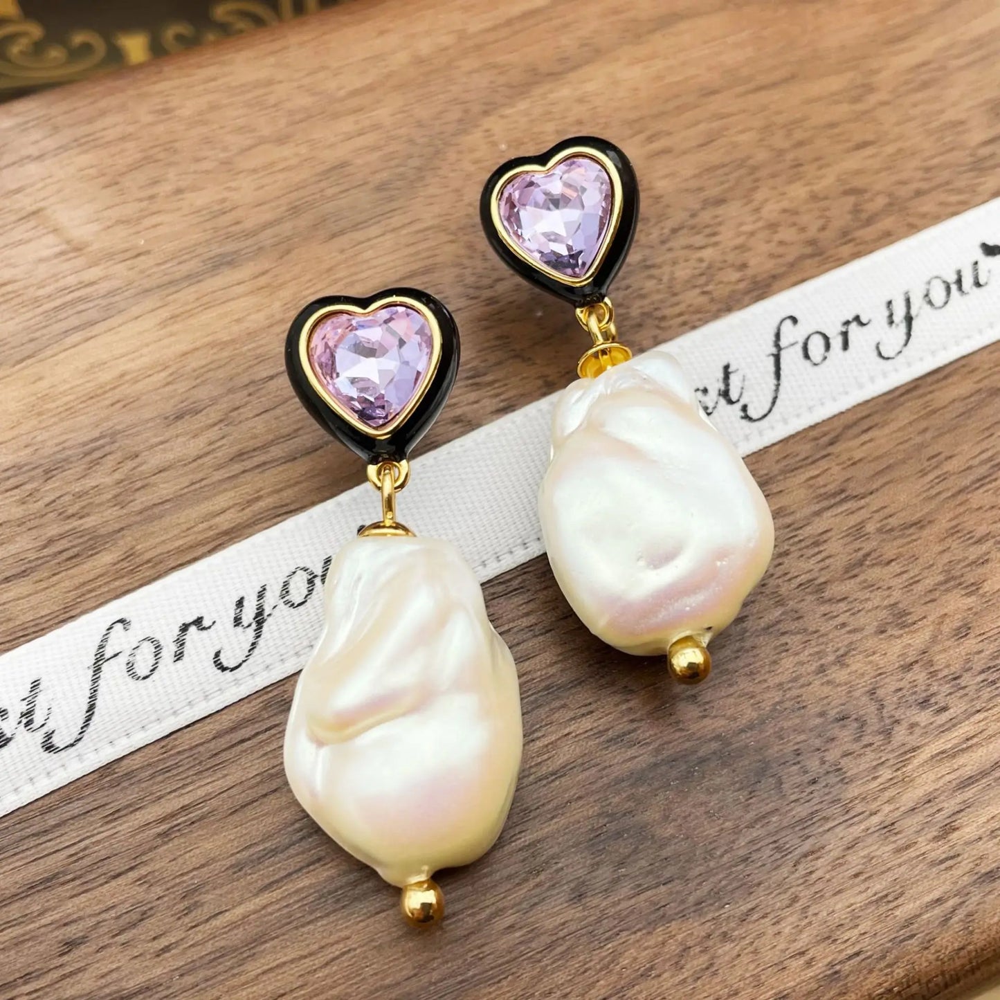 SUYU Spring New French Retro Women's Luxury Simulation Pearl Earrings Light Luxury Love Dropping Glaze Earrings Fashion Jewelry