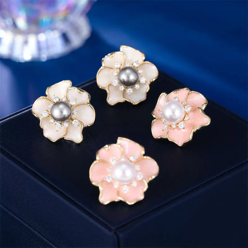 Ladies Light Luxury, Sweet and Elegant Flower Imitation Pearl Earrings Fashionable and Versatile Unique Design Feeling Earrings