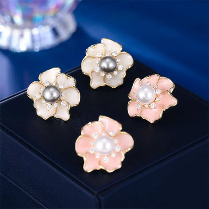 Ladies Light Luxury, Sweet and Elegant Flower Imitation Pearl Earrings Fashionable and Versatile Unique Design Feeling Earrings