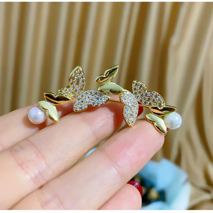 SUYU Fashion Versatile Butterfly Brooch Copper Plated Microinlaid Cubic Zirconia Small Design Sense Pins Women's Clothing