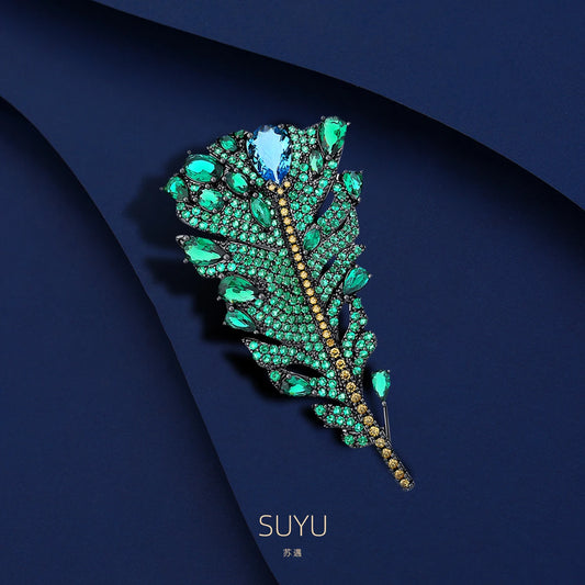 SUYU Green Feather Brooch For Women Exquisite And Luxurious Green Peacock Feather Brooch For Holiday Gifts Copper Pin