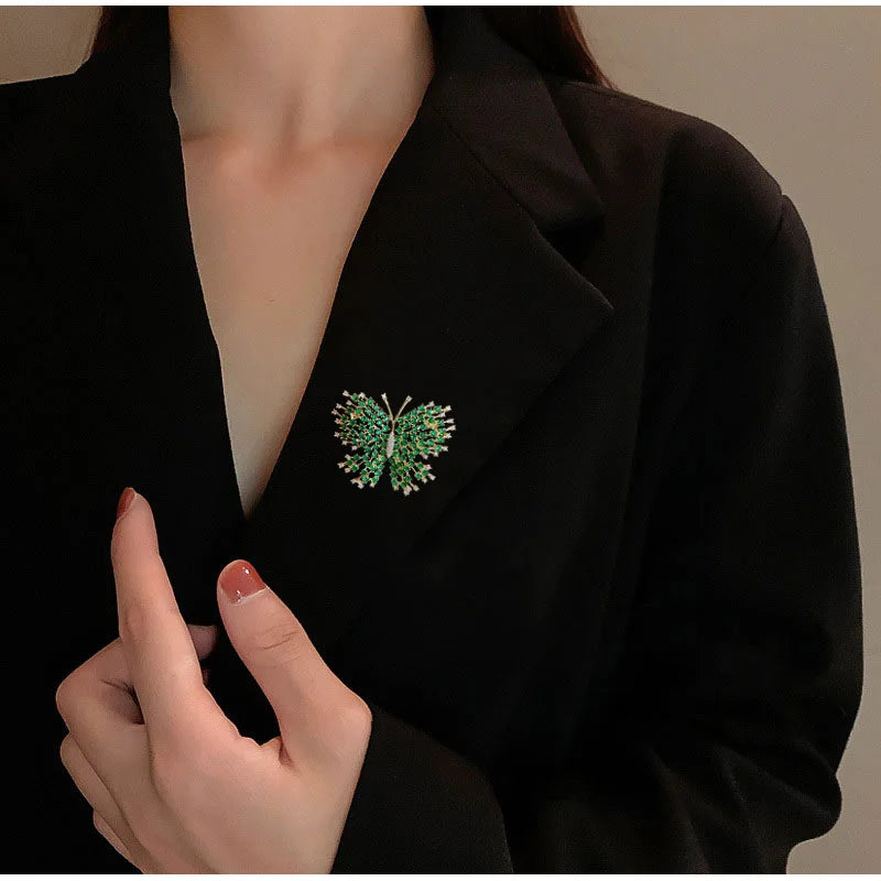 SUYU Elegant Butterfly Brooch Atmosphere Fashion Coat Coat Dress Pin Creative Corsage Accessories Female