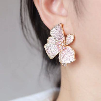 2023 Autumn Women's Fresh and Sweet Flower Earrings Fashion Inlaid Zircon Luxury Earrings