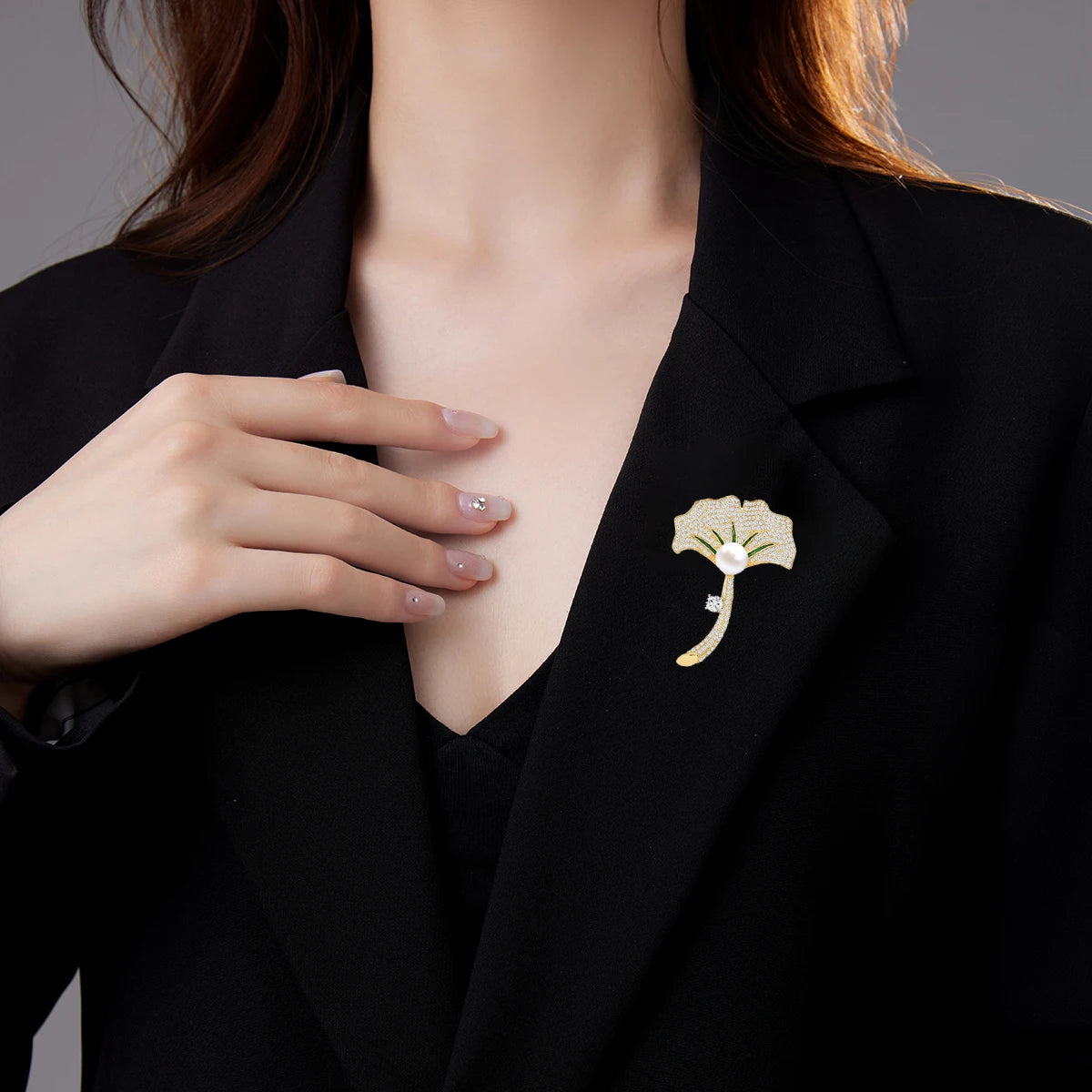 SUYU Autumn New Temperament Ginkgo Leaf Brooch For Women's Brooch Design Luxurious And Fashionable Suit Jacket Pins